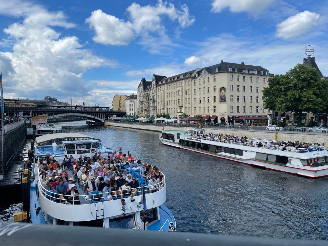 Marine Tourism Boosts Coastal Economy Globally
